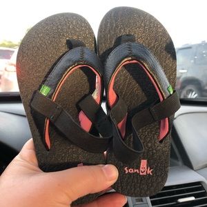 Toddler Girl Sanuks